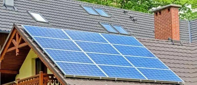 光伏發(fā)電“租房頂、免費裝”新套路，警惕陰陽合同，天上不會掉餡餅！
